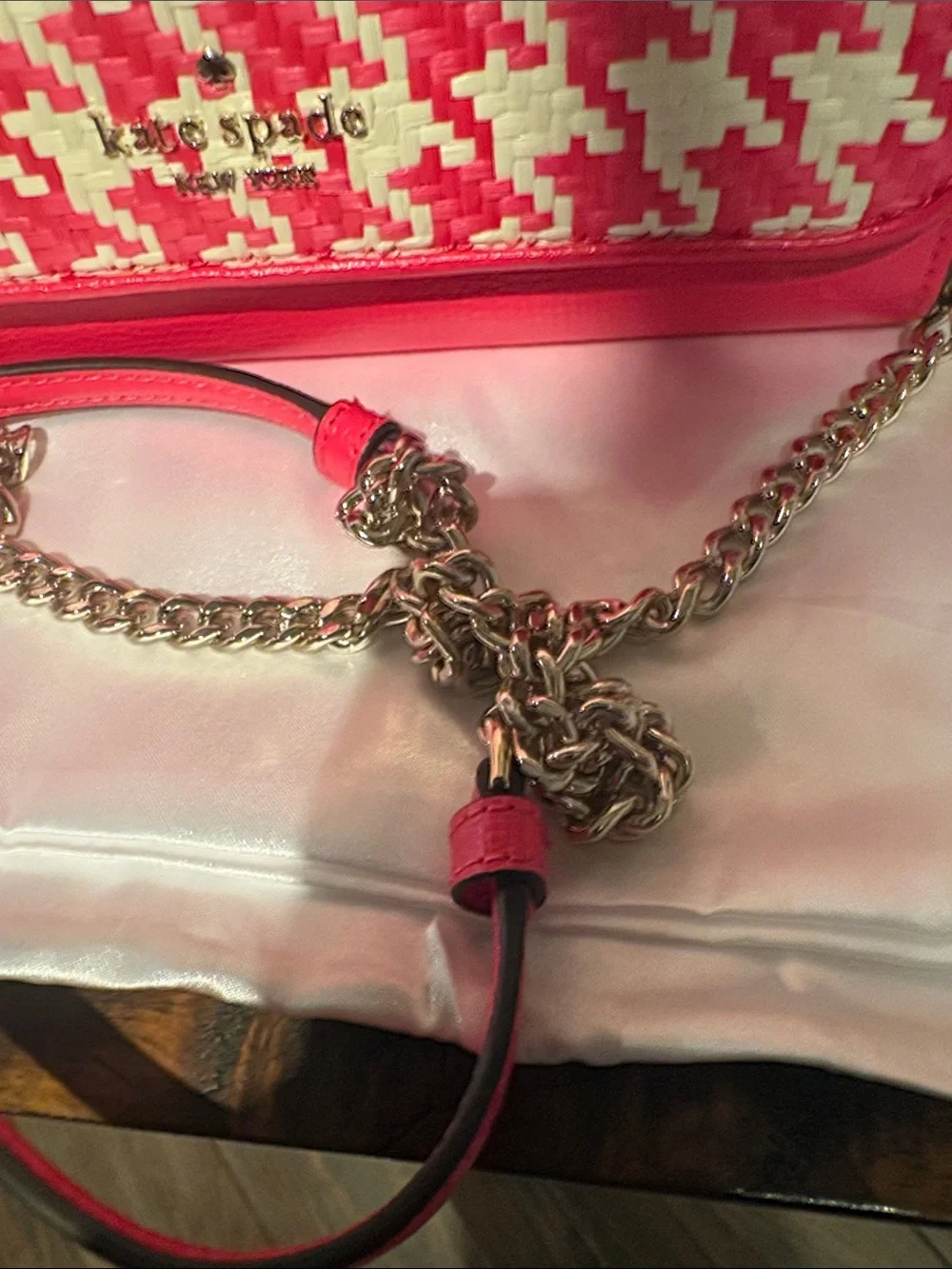 kate spade NWT Darcy Pink and Cream Woven Houndstooth Crossbody/Clutch MSRP $289